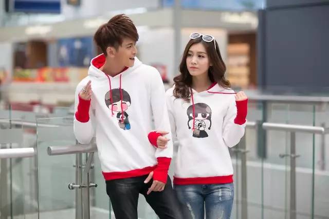 赌5毛你脑子里想到的情侣装都是这样的!